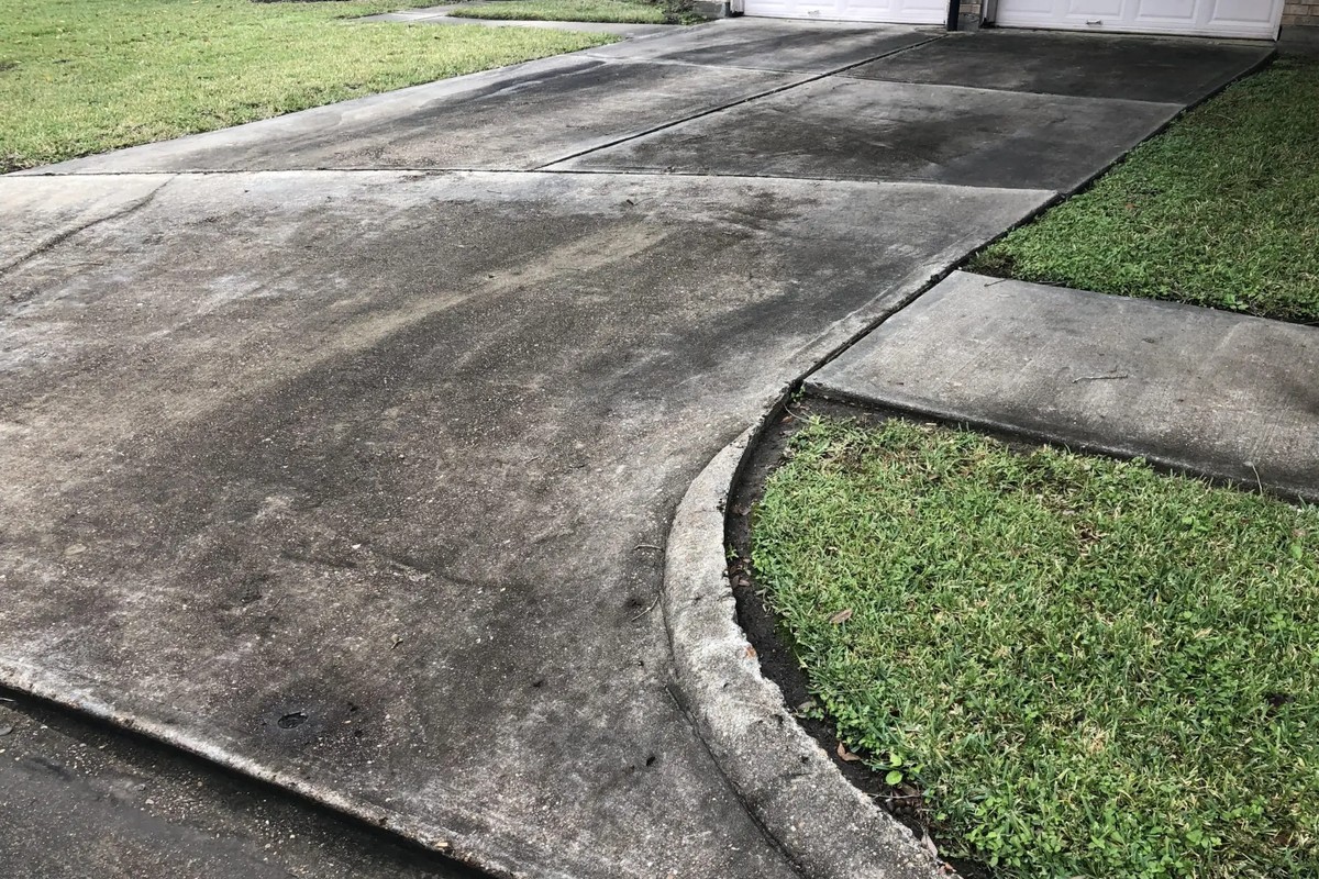 Driveway pressure washing — Before